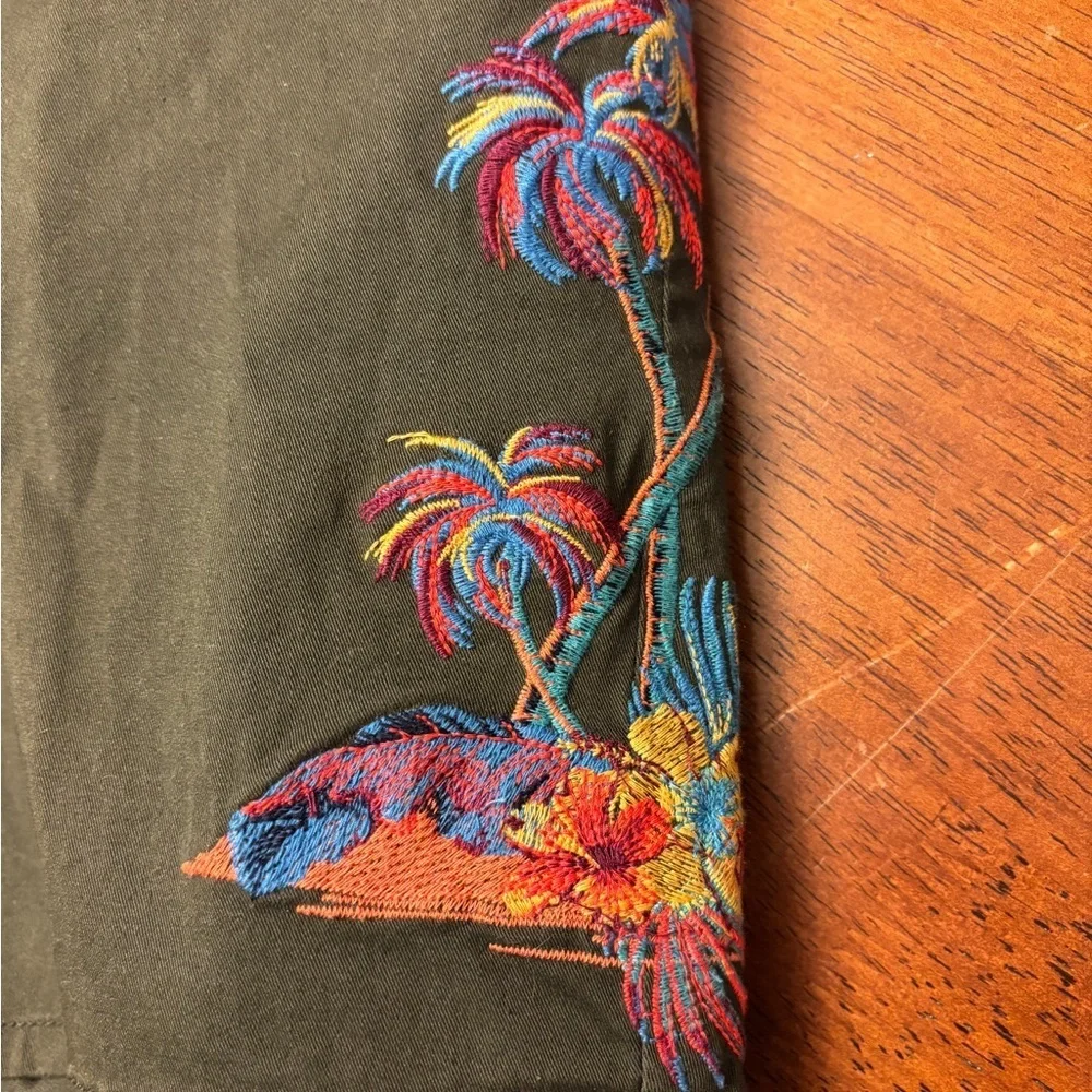 American Rag canvas embroidered shorts size 34